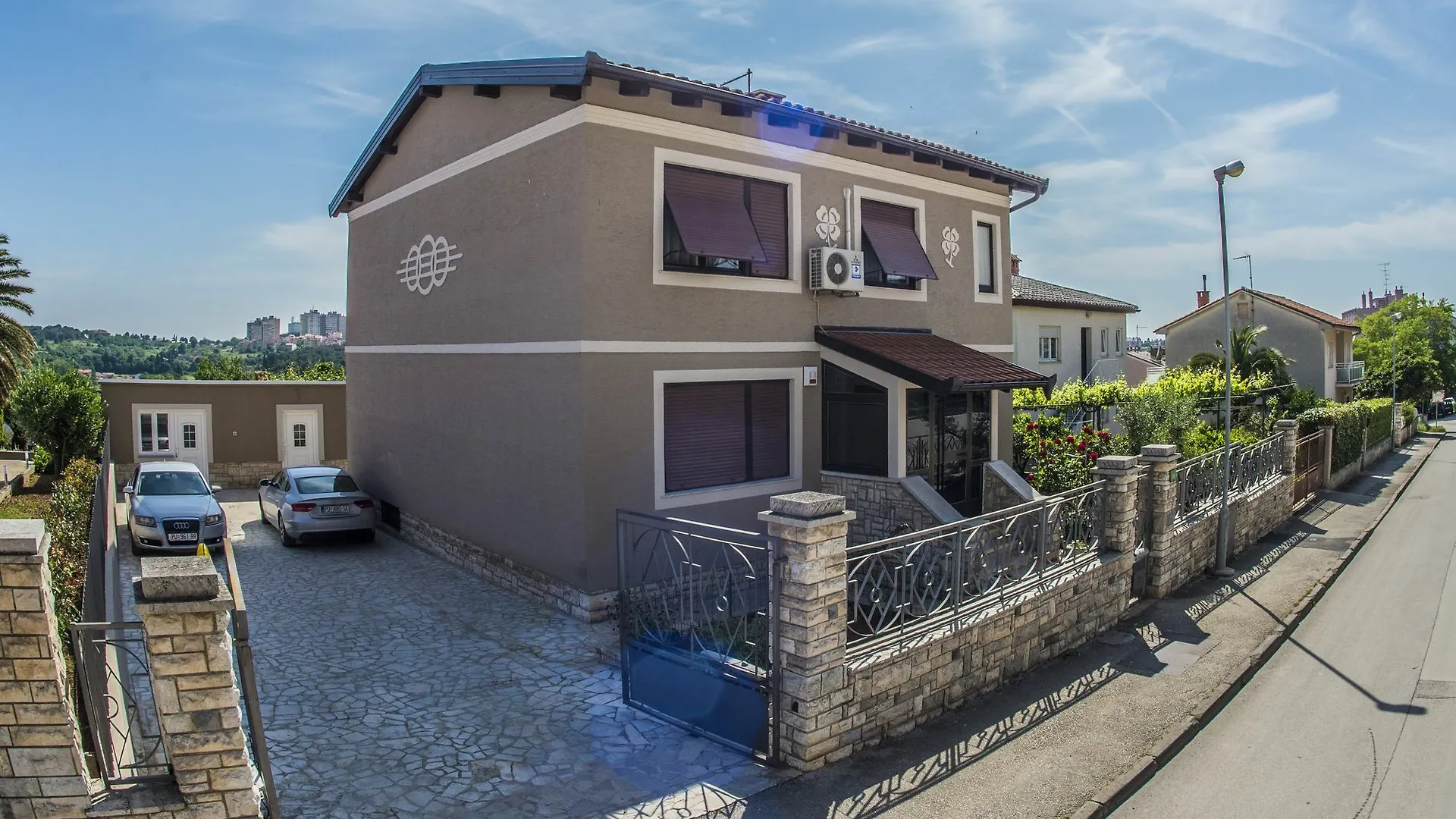 Diegos Apartments location