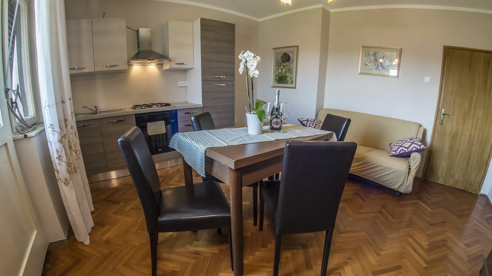 Diegos Apartments プーラ