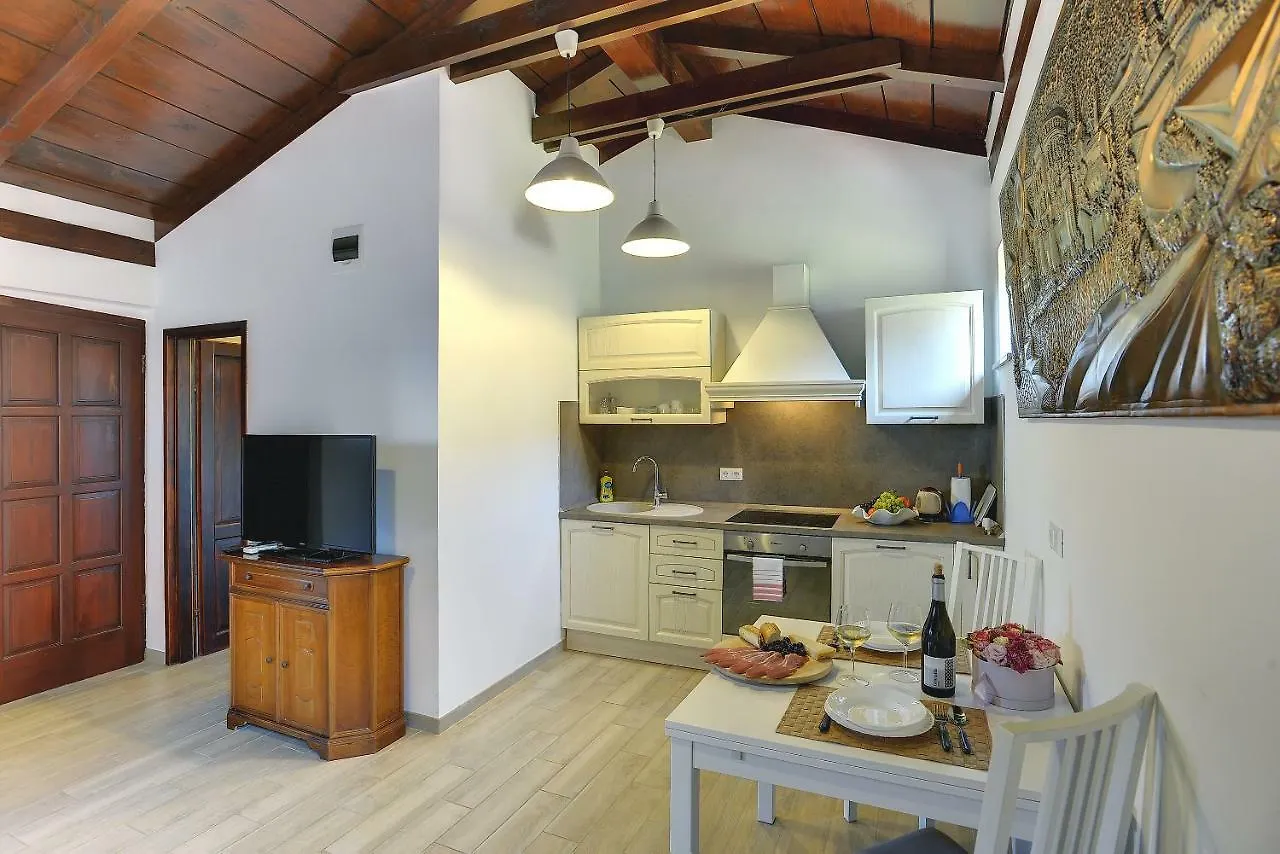 Diegos Apartments プーラ